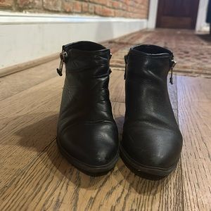 Steve Madden black pointed toe ankle boots, size 7